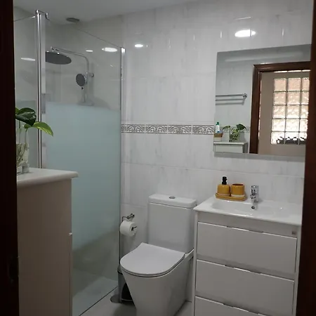 Apartment Luceros De - Aircon & Balcony