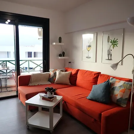 Apartment Luceros De - Aircon & Balcony *