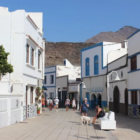 Luceros De - Aircon & Balcony Apartment